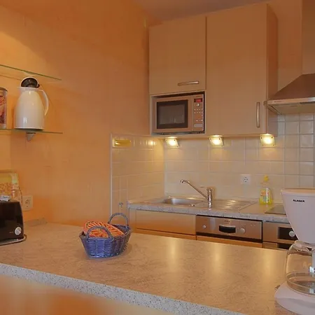 452 Апартаменты *